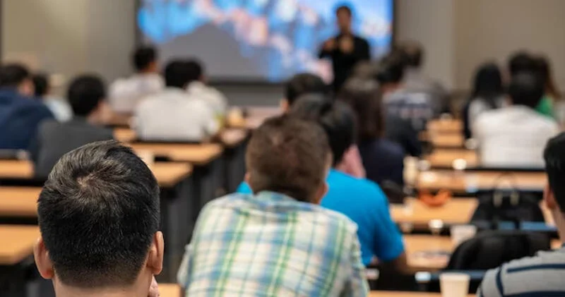 Universitetlər Bakıdan köçürülə bilər KONKRET