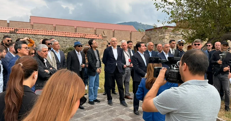 Jurnalist və bloger arasında görünməyən xətt