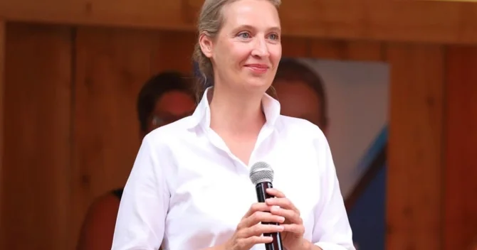 AfD liderindən Aİ yə sərt mesaj: Pullarımızı geri istəyirik