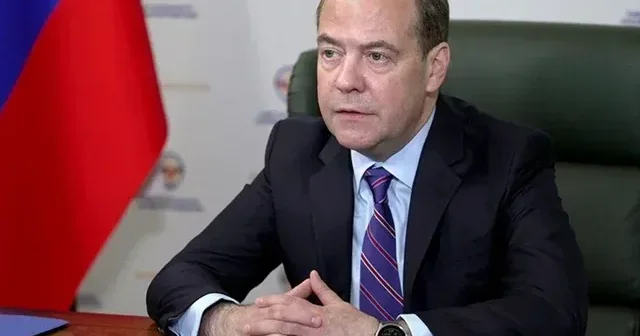 Süni intellektin dünyanı məhv etməsi ehtimalı azdır Medvedev