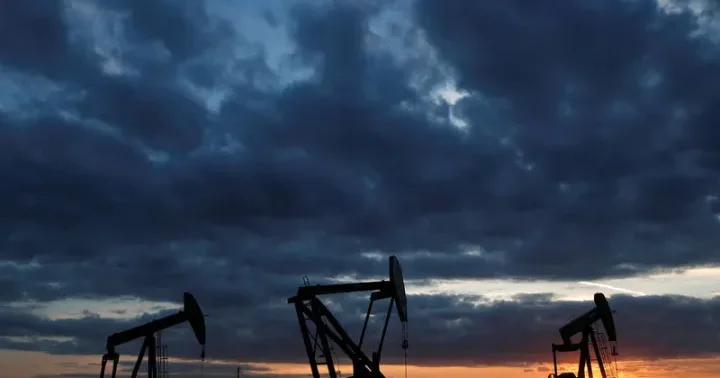 Neft yenidən alovlandı Brent 107 dolları keçdi