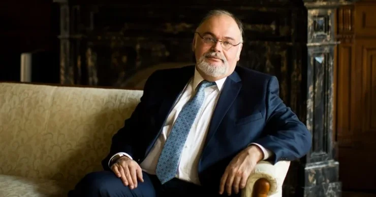 Tahir Tağızadə etimadnaməsini Aleksandar Vuçiçə təqdim edib