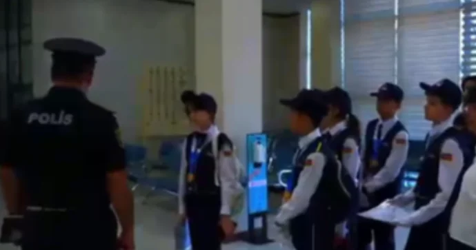 245 nömrəli məktəbin şagirdləri “Yol polisi ilə bir gün” layihəsində VİDEO