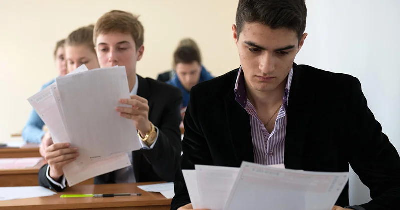 600 dən çox bal toplayıb, kəsilənlər universitetə qəbul edilsin DEPUTAT
