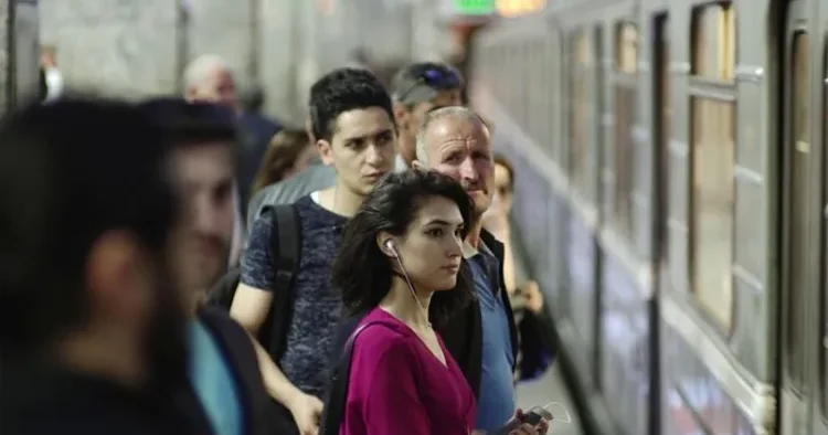Metroya yenilik GƏLİR SABAHDAN