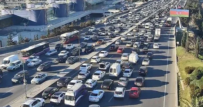 Tədris ili başlayır: Yollarda sıxlıq yaradan vacib amil… Ekspert