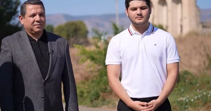 Oğlu uzun müddət sonra onun üçün oxudu Video