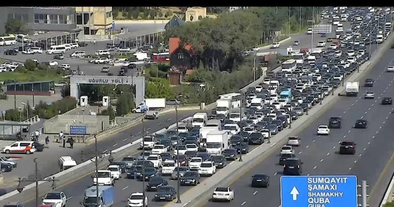 Bakıda 15 istiqamətdə tıxac var SİYAHI