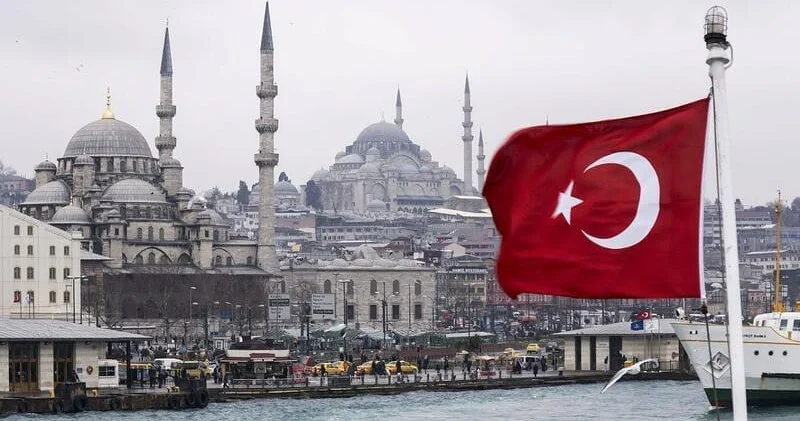 “Türk soylu şəxs o halda Türkiyədə çalışma izni üçün müraciət edə bilər ki...” Ekspert qanuna dəyişiklikləri açıqladı