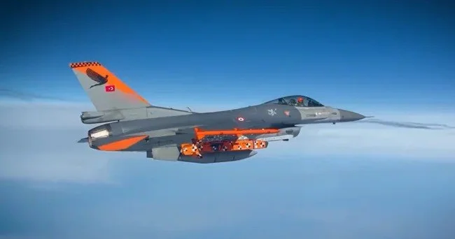 Türkiyə SOM J qanadlı raketini sınaqdan keçirdi VİDEO