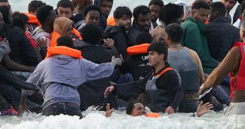 Daxili işlər naziri: Britaniya sərhədlərinə nəzarəti itirib