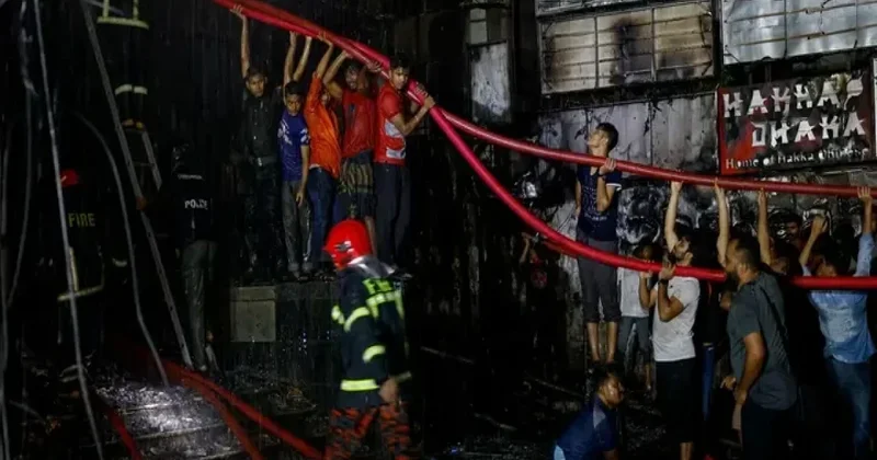 Banqladeşdə fabrikdə yanğın olub, 9 nəfər ölüb