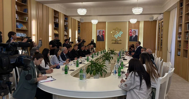Azərbaycan Milli Kitabxanasında Türkmənistan guşəsi açılıb YENİLƏNİR/FOTO