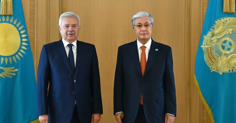 Tokayev Vahid Ələkbərovla görüşdü