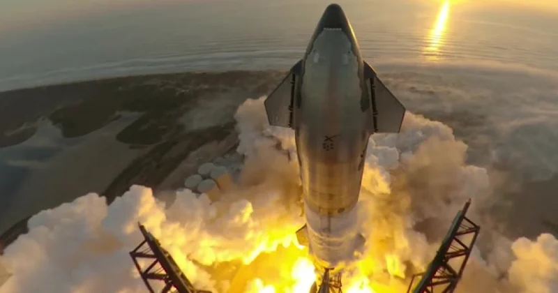 SpaceX in Aya uçacaq raketi uğurlu sınaq uçuşu edib