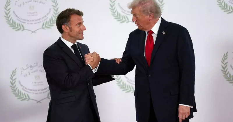 HuffPost: Рукопожатие лидеров США и Франции заняло 27 секунд