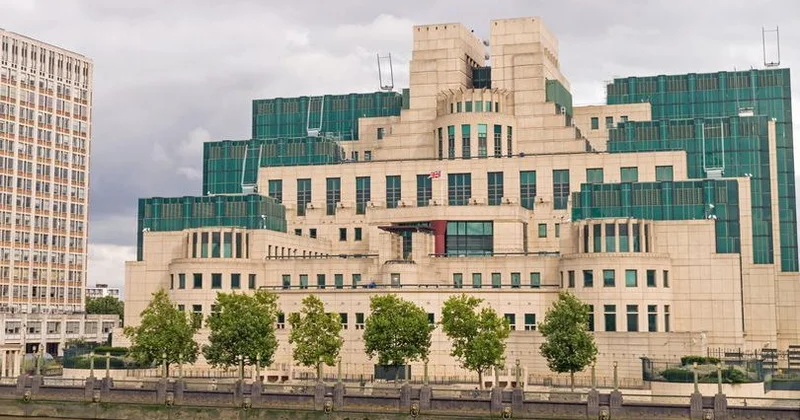 MI5 həyəcan təbili çalır: Rusiya və Çin Britaniya siyasətçilərinə qarşı casusluq edir