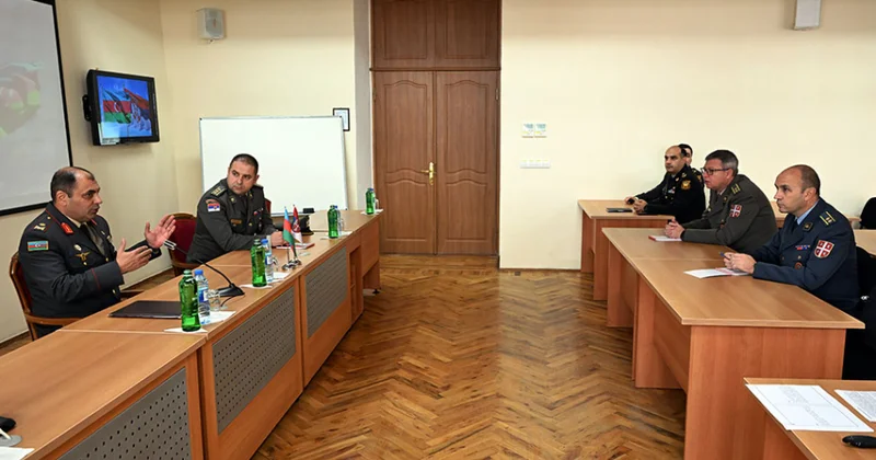Serbiyanın Müdafiə Nazirliyinin nümayəndə heyəti Azərbaycanda səfərdədir