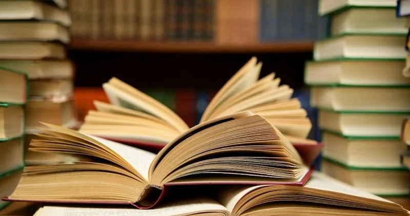“Kitabımı oxumayıb mənimlə şəkil çəkdirirlər, belə getsə kitab oğurlayacam” Kitab qiymətləri niyə “od tutub, yanır”? ARAŞDIRMA+ÖZƏL