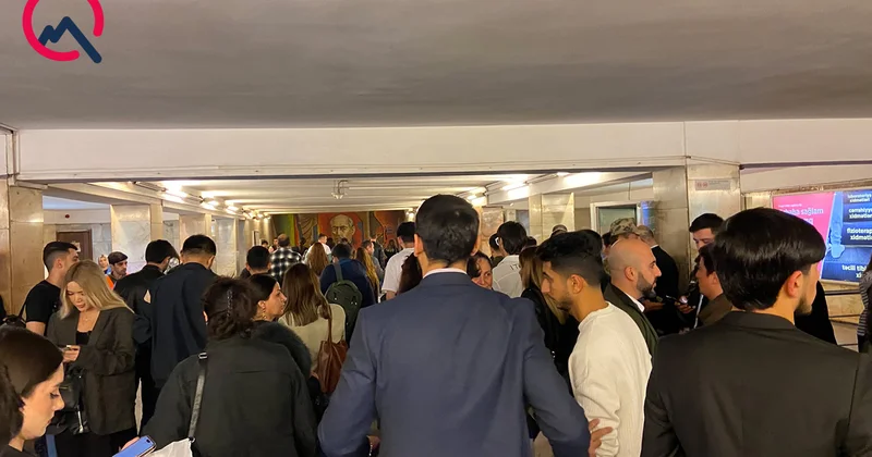 Bakı metrosunda izdiham Ödənişlər yubanır