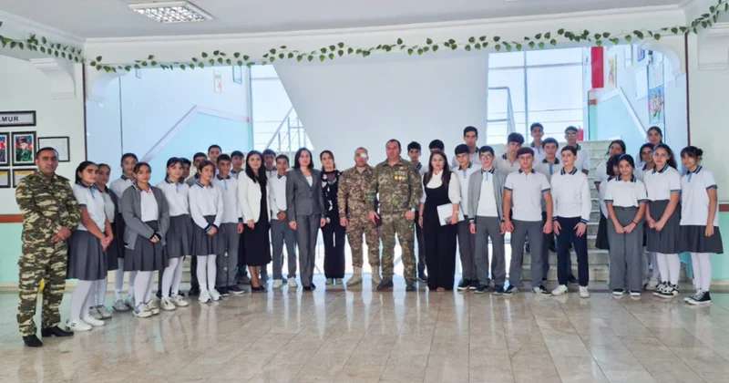 Naxçıvanda məktəblilər Zəfərin şahidləri ilə görüşüblər