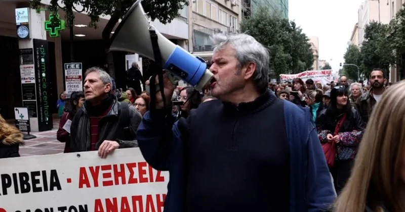 Yunanıstanda ümumi tətil nəqliyyat və limanların fəaliyyətini iflic edib