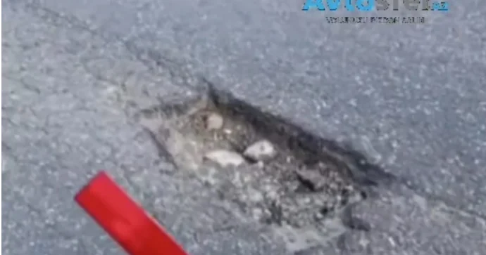 Bakıdakı bu yolda yaranan çuxur qəzalara səbəb olur VİDEO
