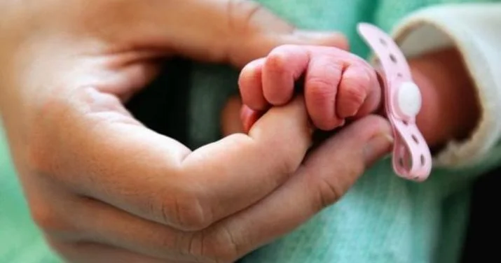 16 yaşında ana olan yeniyetmə ilə bağlı araşdırmalar başlandı