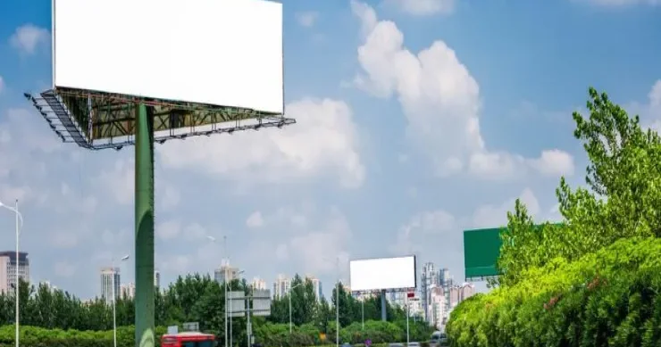 Reklam bazarında böhran: “20 30 illik şirkətləri sıradan çıxarırlar”
