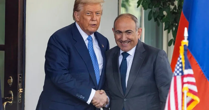 Paşinyandan qəribə davranış: İki ay əvvəl görüşdüyü Trampa özünü yenidən təqdim etdi