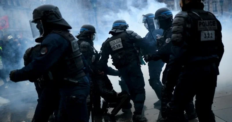 Brüsseldə iğtişaş: Polis gözyaşardıcı qazdan istifadə etdi, həbs olunanlar var