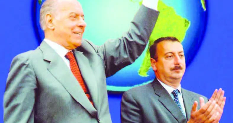 Zamanın diktəsi ilə qazanılan müstəqillik TƏHLİL
