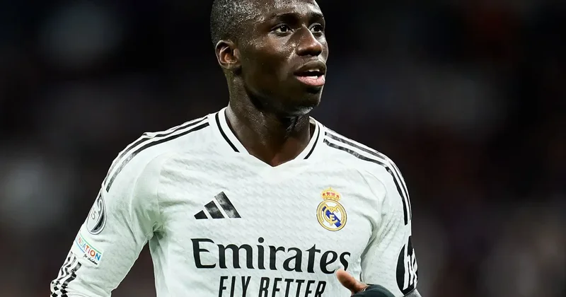 “Real Madrid” 6 aylıq fasilədən sonra müdafiəçini geri qaytarır