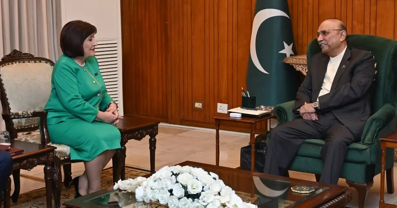 Pakistan Prezidenti Sahibə Qafarova və Numan Kurtulmuşu qəbul etdi FOTOLAR