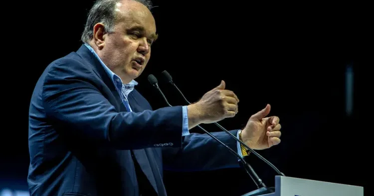 Perunun paytaxtının meri prezident seçkilərində iştirak etmək üçün istefa VERDİ