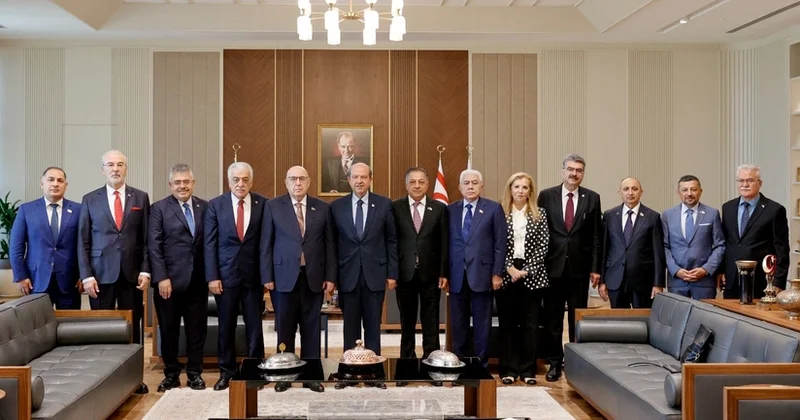 Ersin Tatar 3 ölkənin parlament nümayəndə heyətini qəbul edib