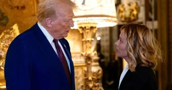 Tramp Baş nazirə belə dedi: Çox gözəlsən. İncimədin ki, bu sözümdən? FOTO