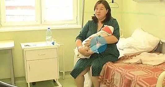 Rusiyalı qadın son 15 ilin ən böyük körpəsini dünyaya gətirib...