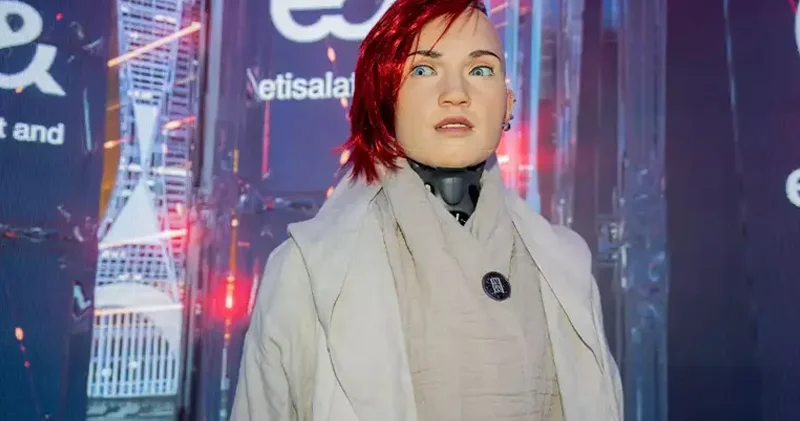 Robotlar insanlaşır: Ameca və Nyra Təbii hərəkət, insana bənzər reaksiyalar