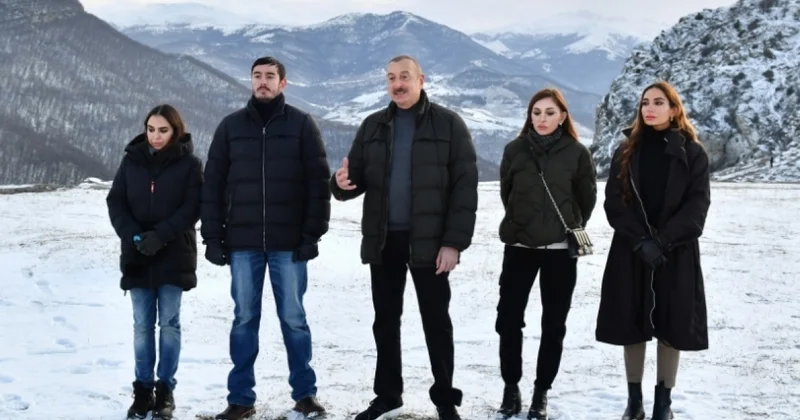 Не демонстрация власти, а пример служения проба пера
