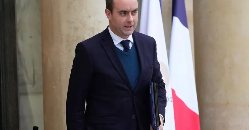 Лекорню заморозил пенсионную реформу до 2027 года