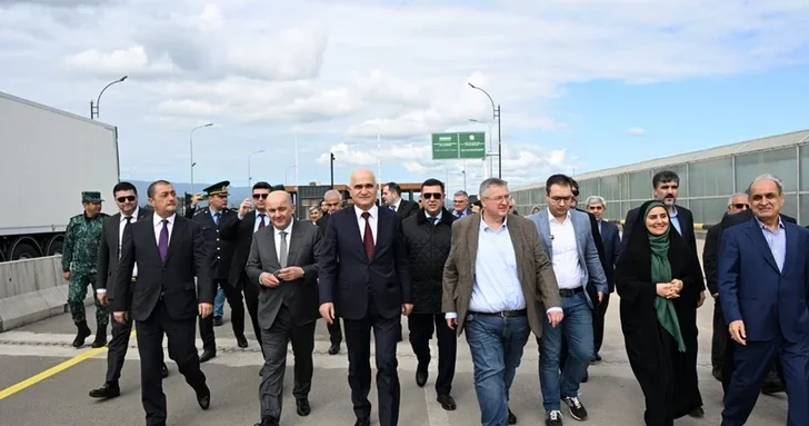 Официальные лица Азербайджана, Ирана и РФ ознакомились с инфраструктурой коридора Север Юг