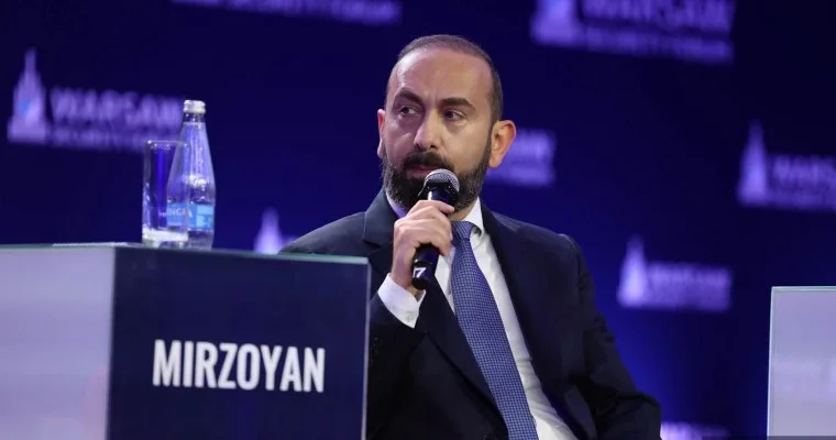 Mirzoyan: Bir gün səhər yuxudan oyanıb...