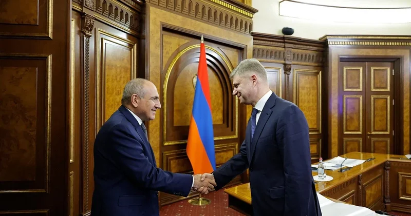 Армения и Россия обсудили реконструкцию железнодорожных путей в направлении Азербайджана