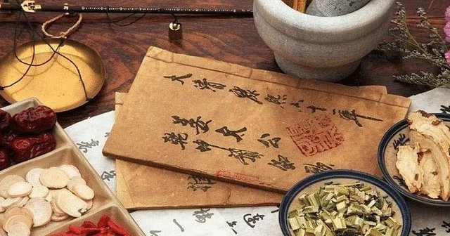 Xəstə olduğunuz zaman başınızı şimal tərəfə qoymayın: Şərq təbabətinin 10 SİRRİ