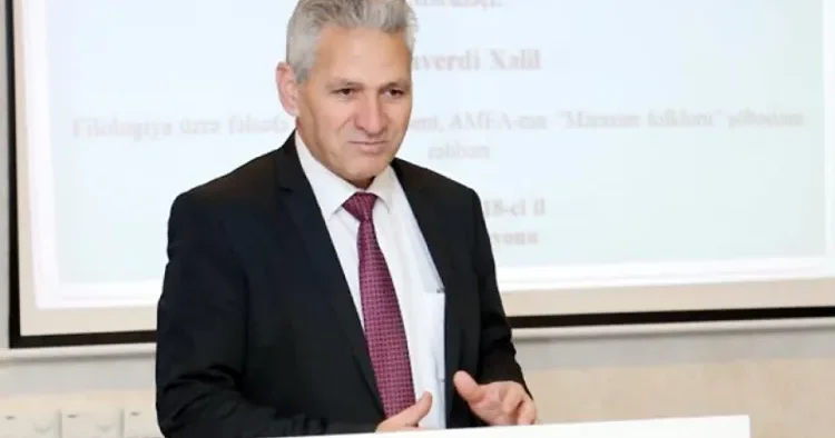 “Azyaşlı uşaqların dini baş örtüyü geyinməsi yanlışdır” AMEA nın şöbə müdiri