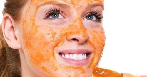 Cavanlaşdırıcı xurma maskası