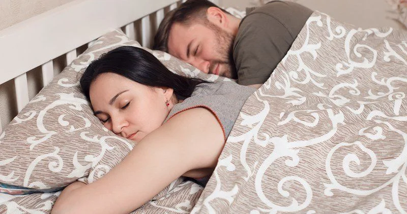 Nəyə görə arvad kişinin sağ tərəfində yatmalıdır İzah