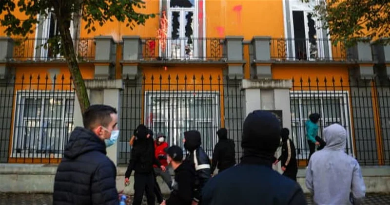 В Албании студенческие протесты переросли в беспорядки ВИДЕО