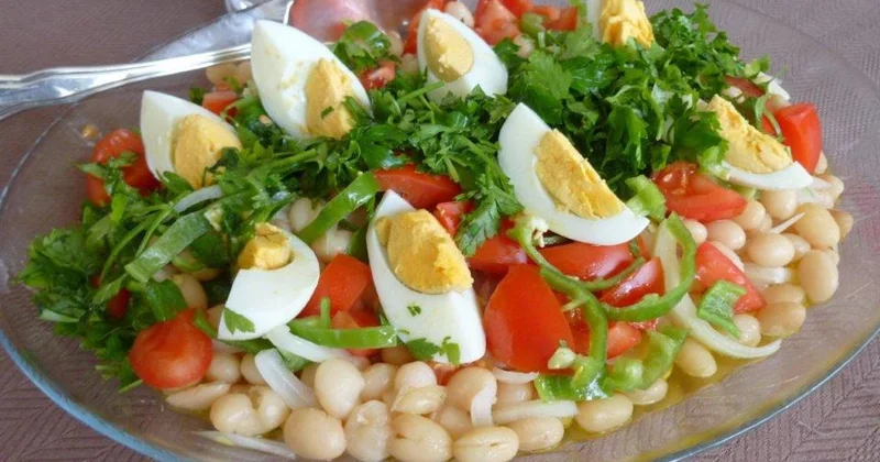 Yayda necə qidalanmalı, nə yeməliyik? Həkimdən açıqlama